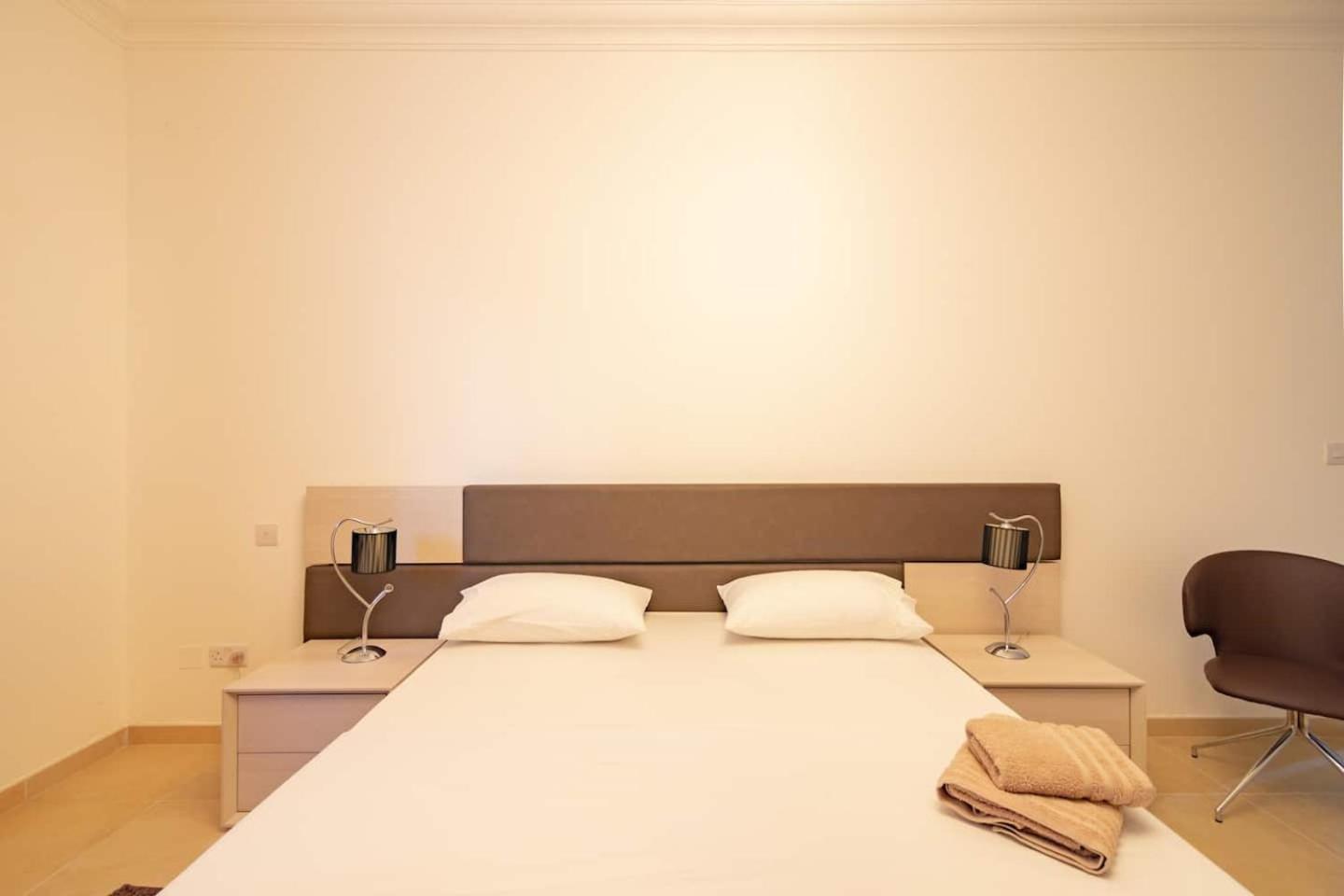 Fort Cambridge Apartments By Homely Sliema Extérieur photo