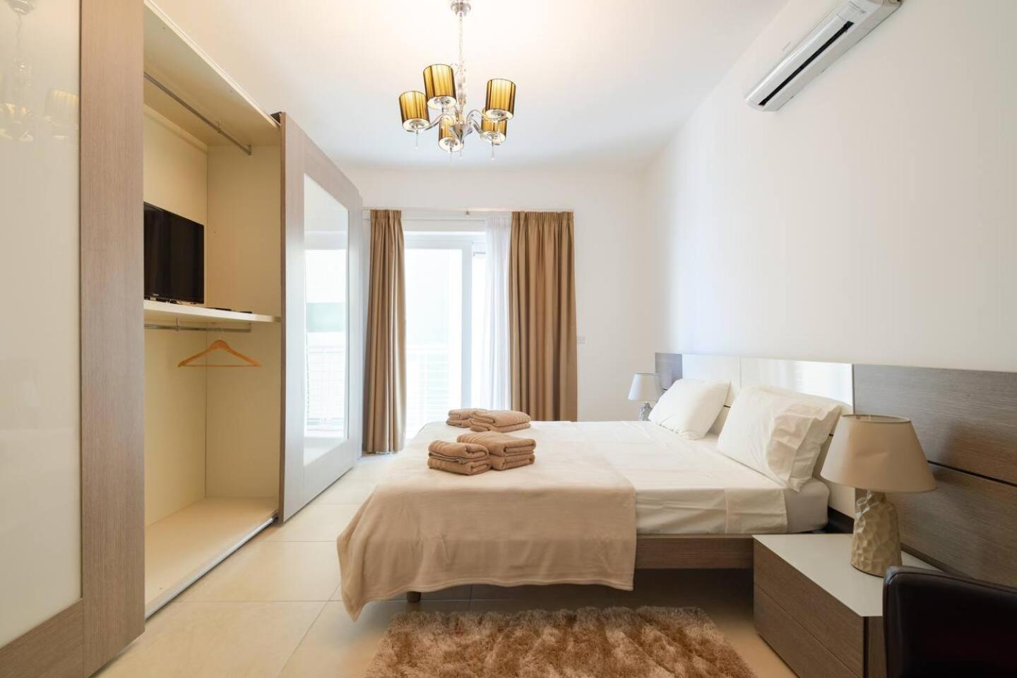 Fort Cambridge Apartments By Homely Sliema Extérieur photo